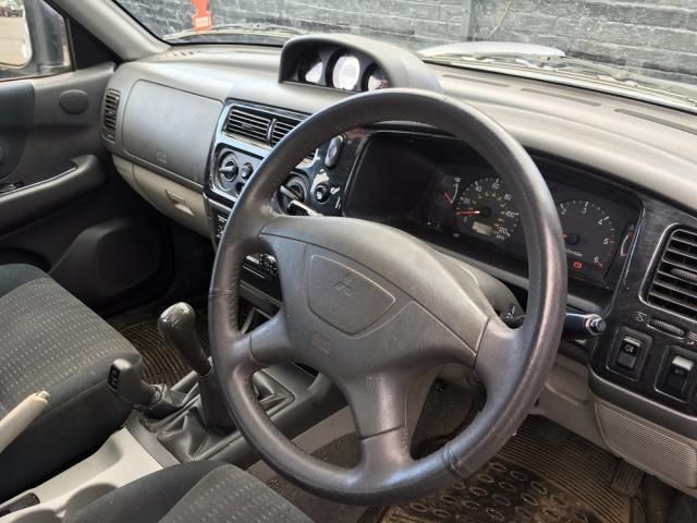 2005 MITSUBISHI SHOGUN SPORT 2.5 TD 5d image 4