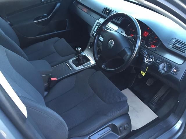 2006 VOLKSWAGEN PASSAT 1.9 TDI SE 4d image 6