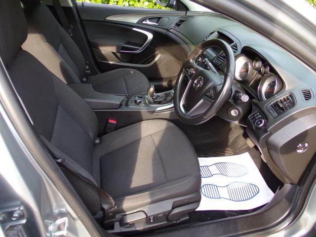 2010 VAUXHALL INSIGNIA 2.0 CDTI 5d image 5