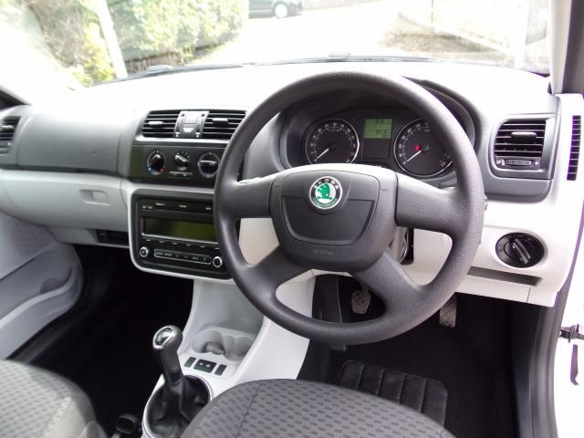 2013 SKODA FABIA 1.2 TDI 5d image 8