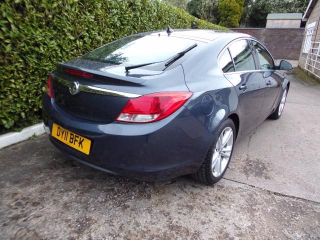 2011 VAUXHALL INSIGNIA 1.8 5d image 5