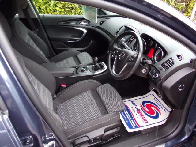 2011 VAUXHALL INSIGNIA 1.8 5d image 6