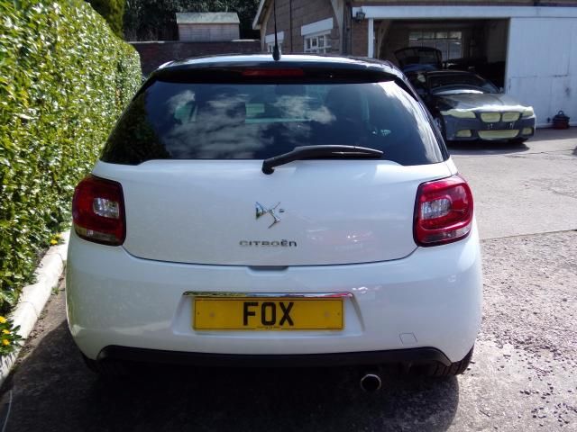 2011 CITROEN DS3 1.6 E-HDI 3d image 4
