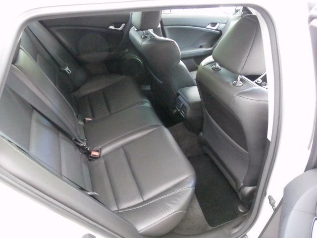 2012 HONDA ACCORD 2.2 I-DTEC EX 5d image 6