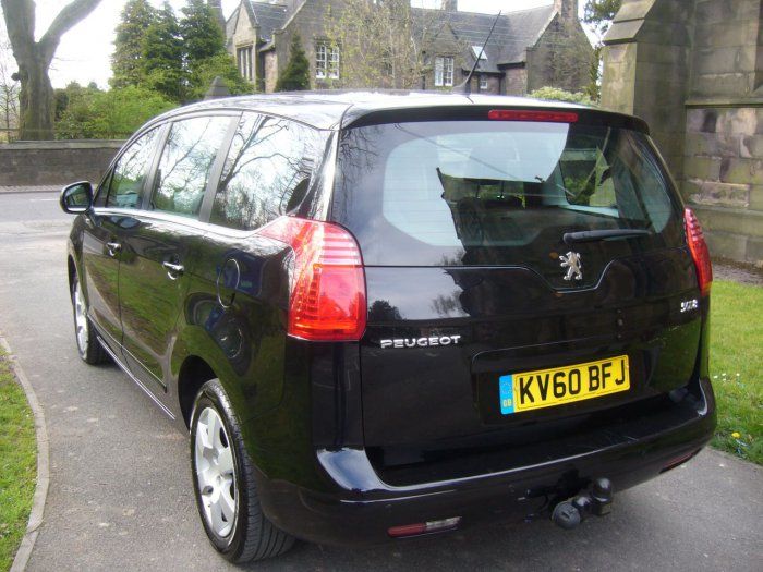 2010 Peugeot 5008 1.6 HDi 110 Sport 5dr image 3