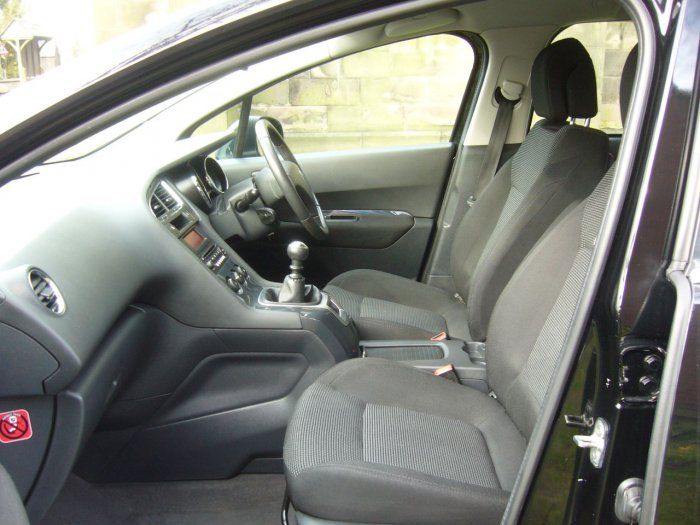 2010 Peugeot 5008 1.6 HDi 110 Sport 5dr image 7