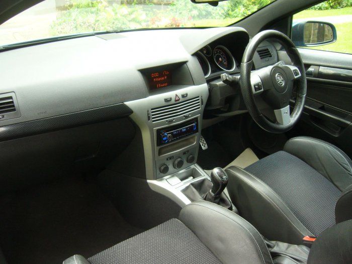 2006 Vauxhall Astra 2.0T 16V VXR 3dr image 7