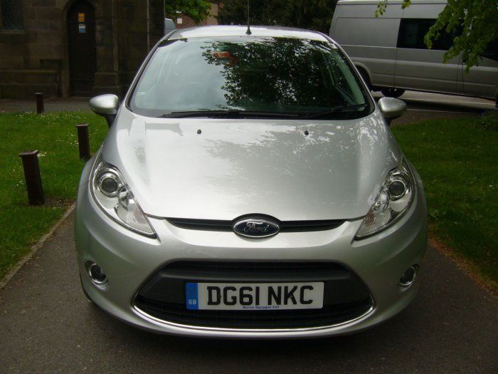 2011 Ford Fiesta 1.6 TDCi Zetec 3dr image 3