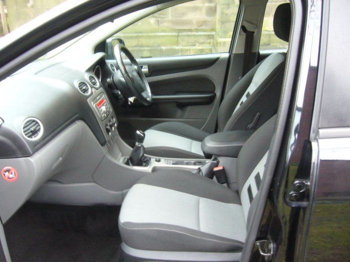 2009 Ford Focus 1.6 Zetec 5dr image 6