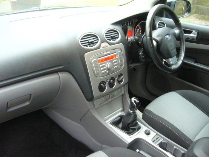 2009 Ford Focus 1.6 Zetec 5dr image 7