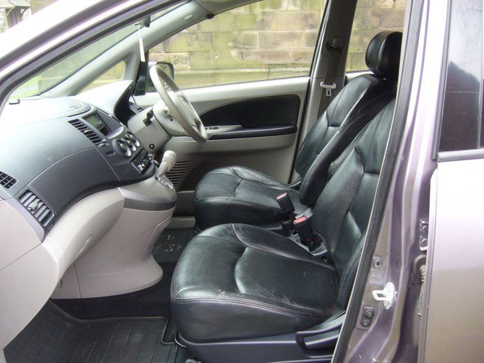 2004 Mitsubishi Grandis 2.4 5dr image 6