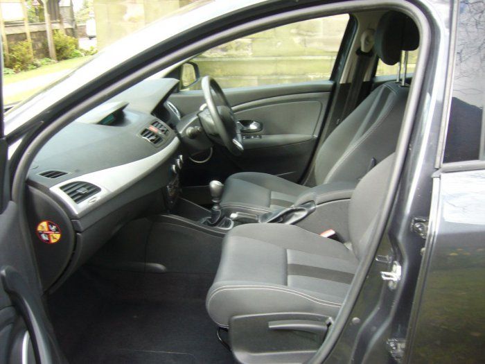 2009 Renault Megane 1.6 16V 5dr image 6