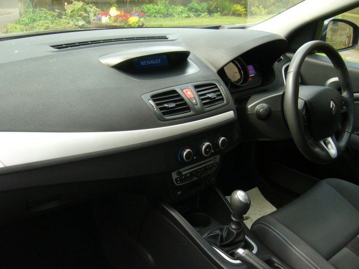 2009 Renault Megane 1.6 16V 5dr image 7