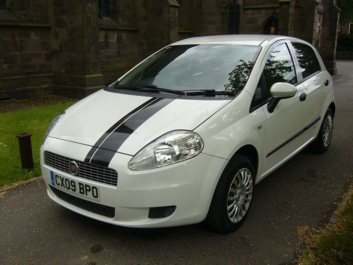 2009 Fiat Grande Punto 1.2 5dr image 1