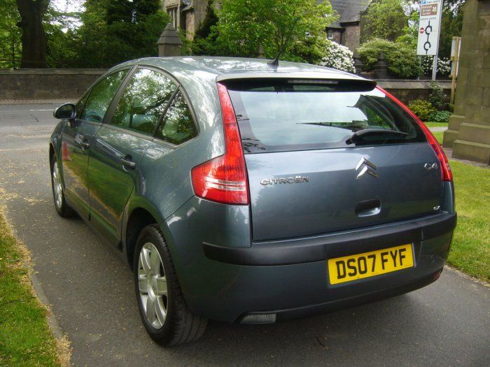 2007 Citroen C4 1.6i 16V 5dr image 2