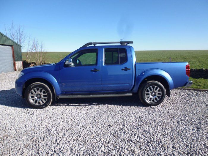 2011 Nissan Navara 3.0dCi V6 image 3