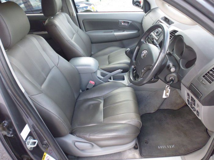 2011 Toyota Hilux 3.0 4dr image 6
