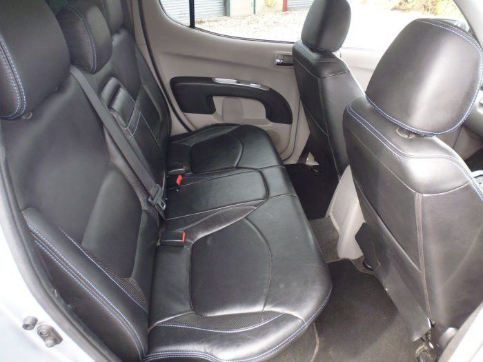 2009 Mitsubishi L200 2.5 Warrior II image 8