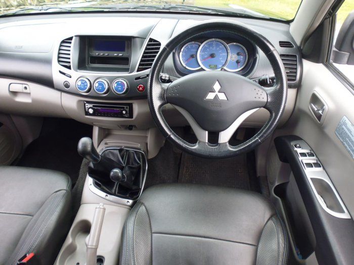2006 Mitsubishi L200 2.5 Warrior image 9