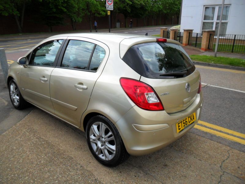 2007 Vauxhall Corsa 1.4 i 16v 5dr image 3