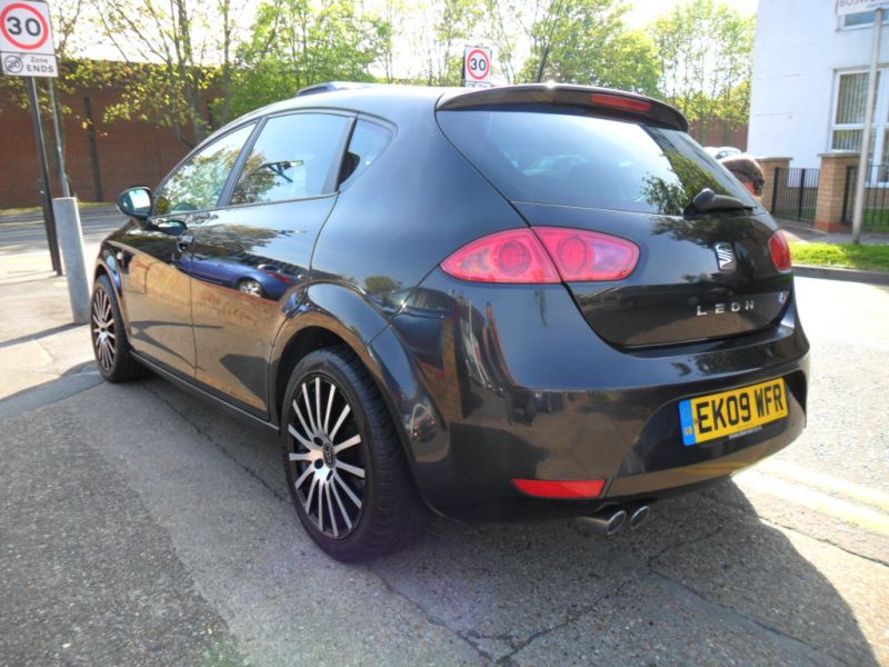 2009 Seat Leon 2.0 TD FR 5dr image 3