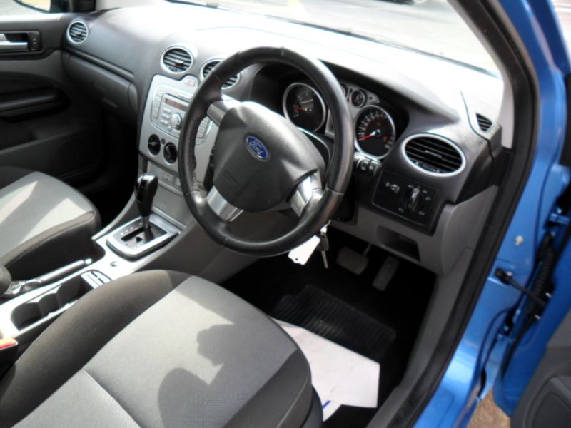 2008 Ford Focus 1.6 Zetec 5dr image 5