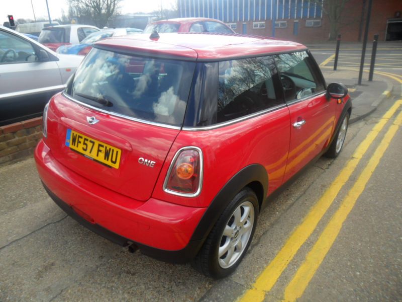2007 MINI Hatch 1.4 One 3dr image 3
