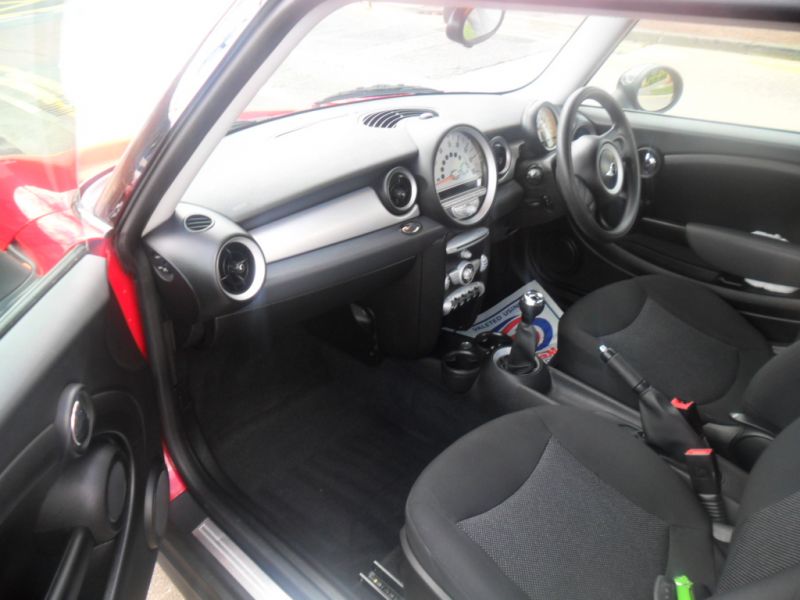 2007 MINI Hatch 1.4 One 3dr image 5