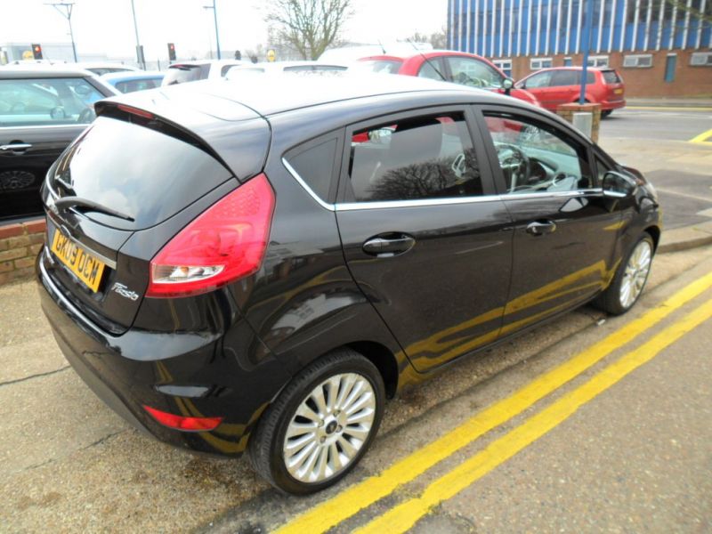 2009 Ford Fiesta 1.4 Titanium 5dr image 2