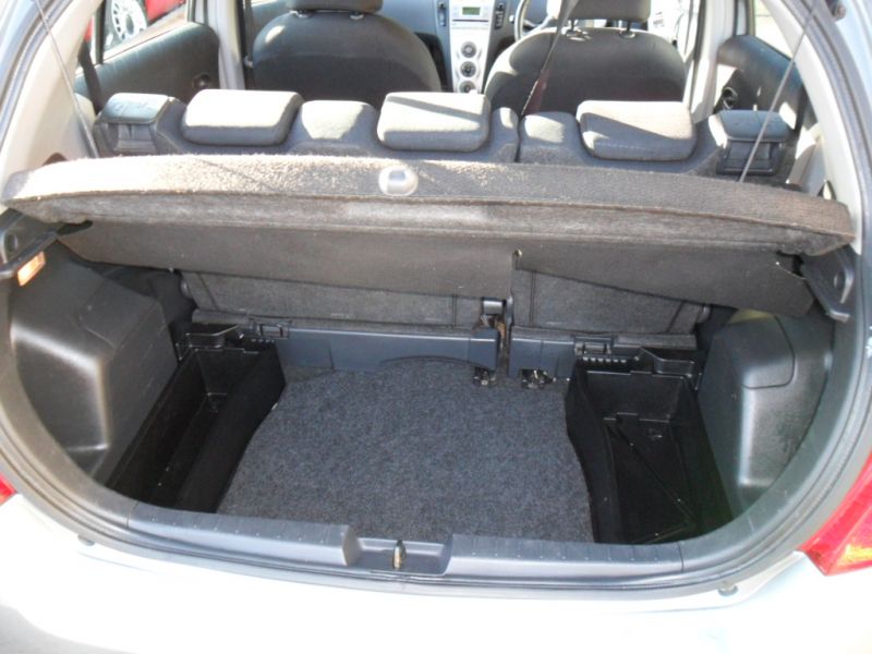 2007 Toyota Yaris 1.3 VVT-i Zinc 5dr image 9