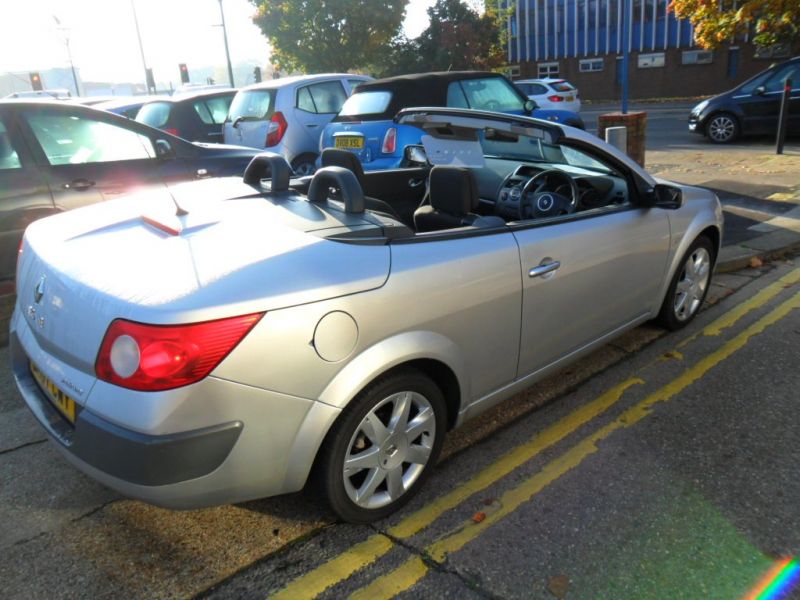 2007 Renault Megane 1.9 dCi 2dr image 2