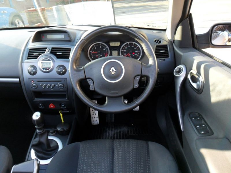 2007 Renault Megane 1.9 dCi 2dr image 3