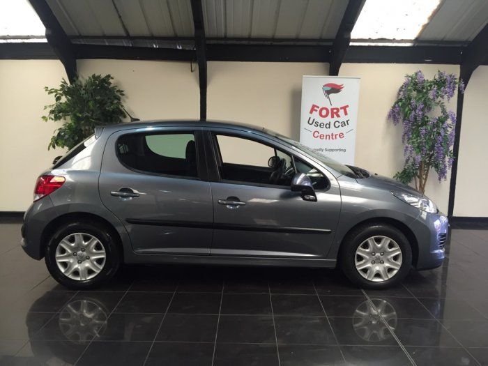 2010 Peugeot 207 1.4 S 5dr image 2