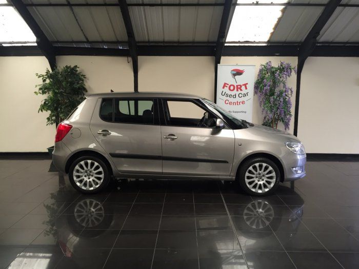 2011 Skoda Fabia 1.6 TDI CR DPF 5dr image 2