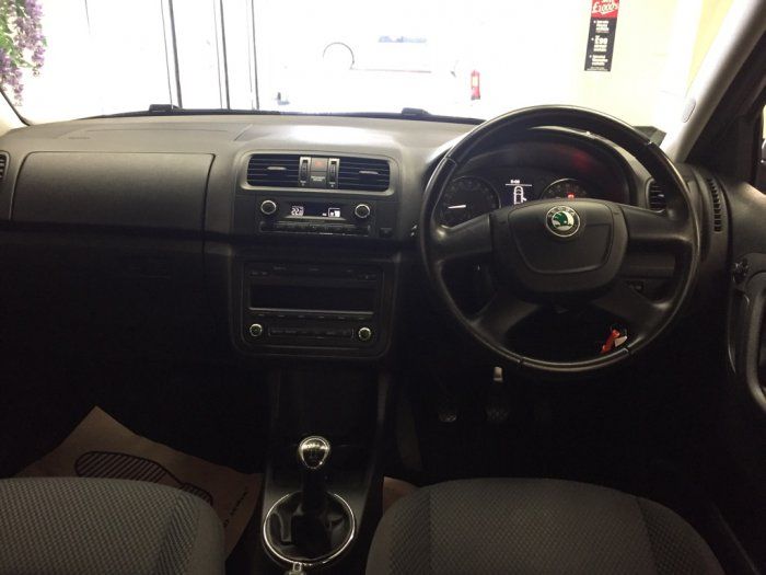 2011 Skoda Fabia 1.6 TDI CR DPF 5dr image 7