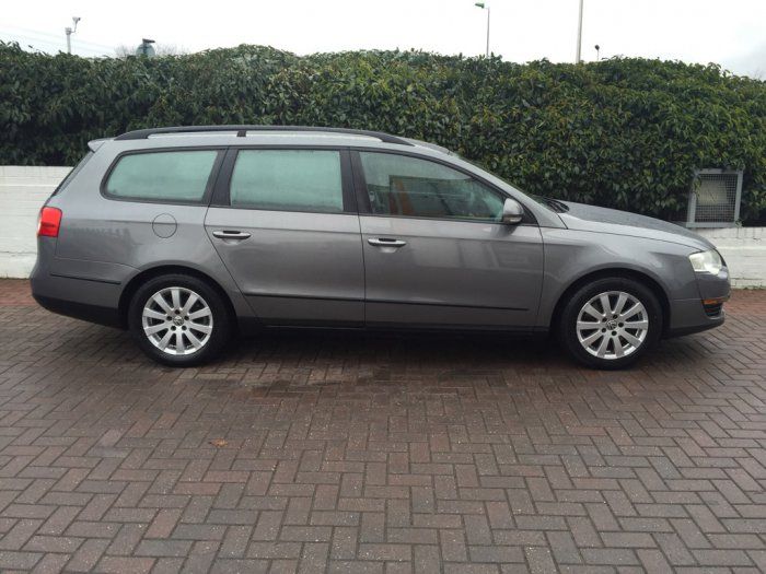 2006 Volkswagen Passat 2.0 FSI S 5dr image 2