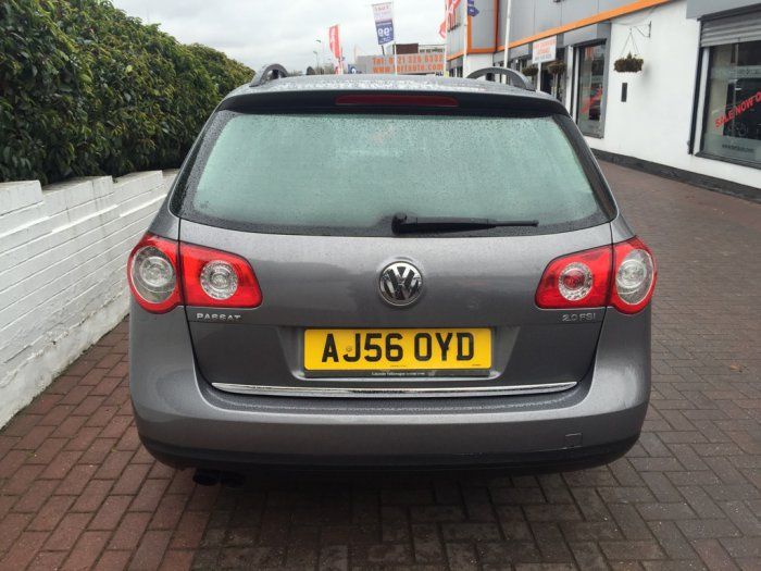 2006 Volkswagen Passat 2.0 FSI S 5dr image 3