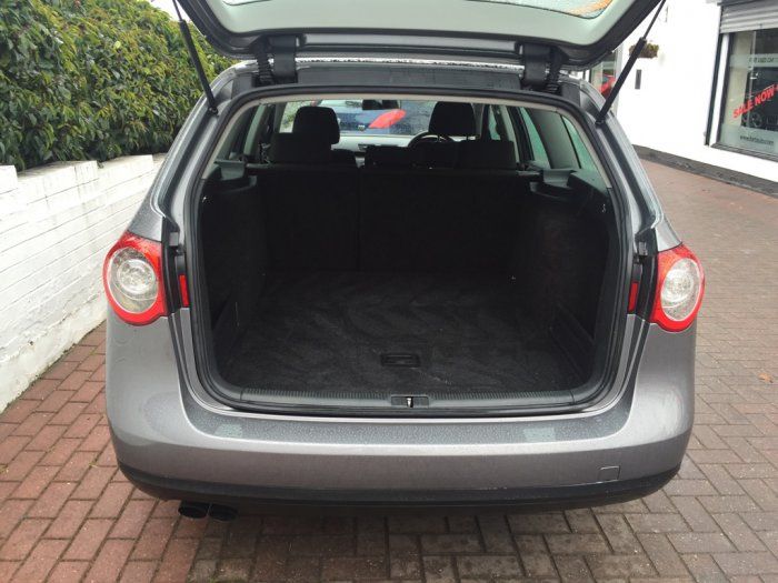 2006 Volkswagen Passat 2.0 FSI S 5dr image 4