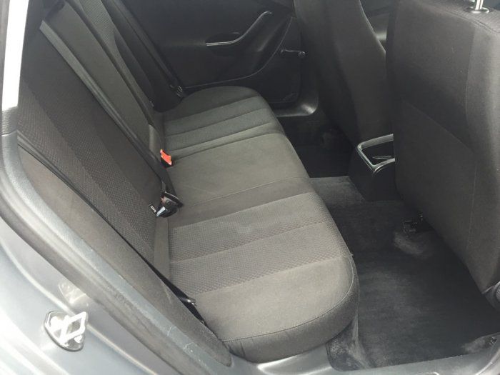 2006 Volkswagen Passat 2.0 FSI S 5dr image 5