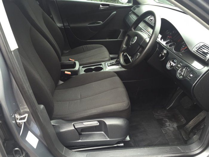 2006 Volkswagen Passat 2.0 FSI S 5dr image 6