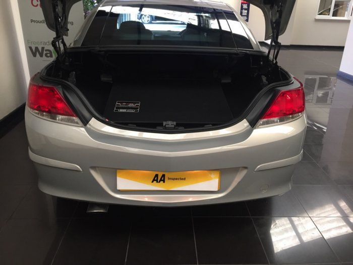 2006 Vauxhall Astra 1.9 CDTi 2dr image 4