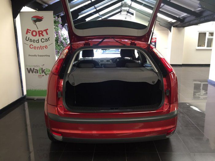2007 Ford Focus 1.8 Zetec 5dr image 4