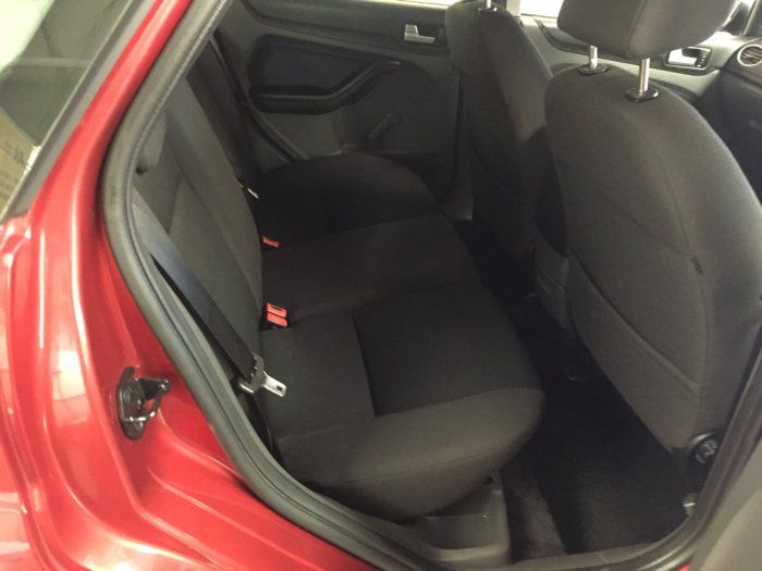 2007 Ford Focus 1.8 Zetec 5dr image 5