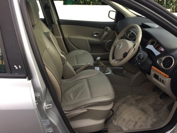 2007 Renault Clio 1.6 VVT 5dr image 5