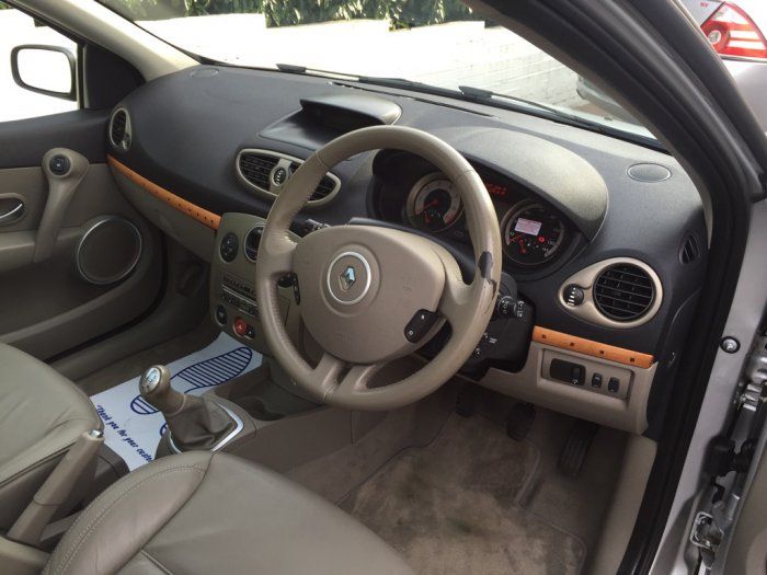 2007 Renault Clio 1.6 VVT 5dr image 6
