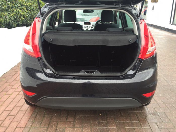 2011 Ford Fiesta 1.4 TDCi Zetec 5dr image 4