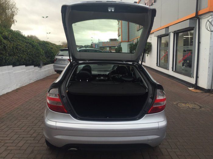 2008 Mercedes-Benz 2.1 C220 CDI 2dr image 4