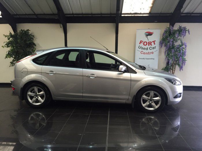2008 Ford Focus 1.6 Zetec 5dr image 2