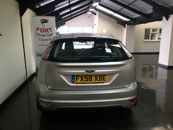 2008 Ford Focus 1.6 Zetec 5dr image 3