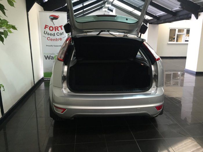 2008 Ford Focus 1.6 Zetec 5dr image 4